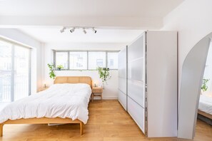 3 soverom, skrivebord, strykejern/-brett og wi-fi (inkludert)