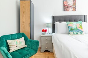 4 Schlafzimmer, Schreibtisch, Bügeleisen/Bügelbrett, kostenloses WLAN