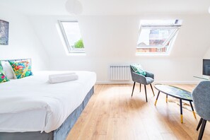 4 bedrooms, desk, iron/ironing board, free WiFi