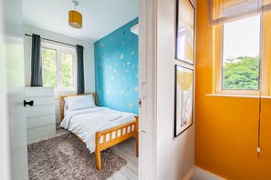 3 bedrooms, iron/ironing board, free WiFi, bed sheets