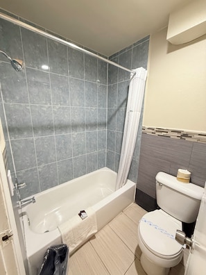 Standard Single Room | Bathroom