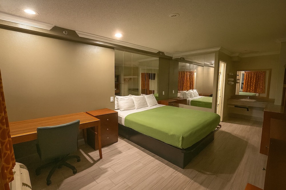 Casa Blanca Hotel - Corona