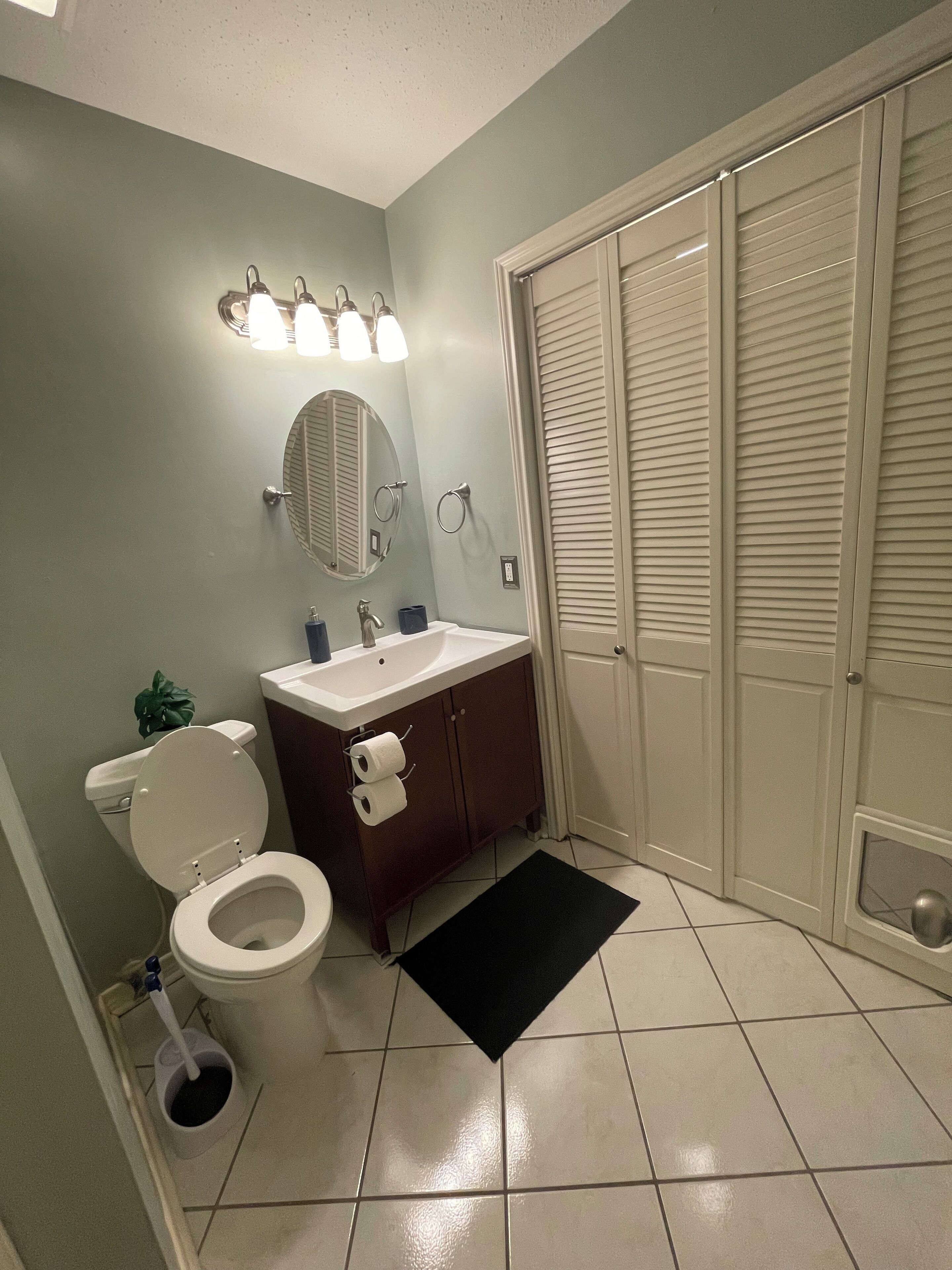 Hårtørrer, håndklæder, Toiletpapir