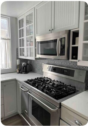 Micro-ondes, four, plaque de cuisson, lave-vaisselle