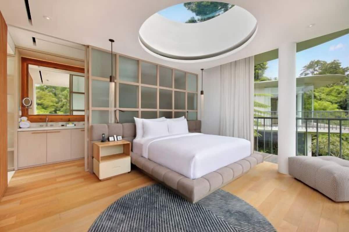 Artículos del minibar gratis y caja de seguridad en la habitación