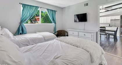 Spacious 6-bedroom house in lovely Simi Valley with 6 hole putting course & gym