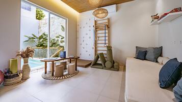 Televisión 43 pulgadas con canales de televisión por cable