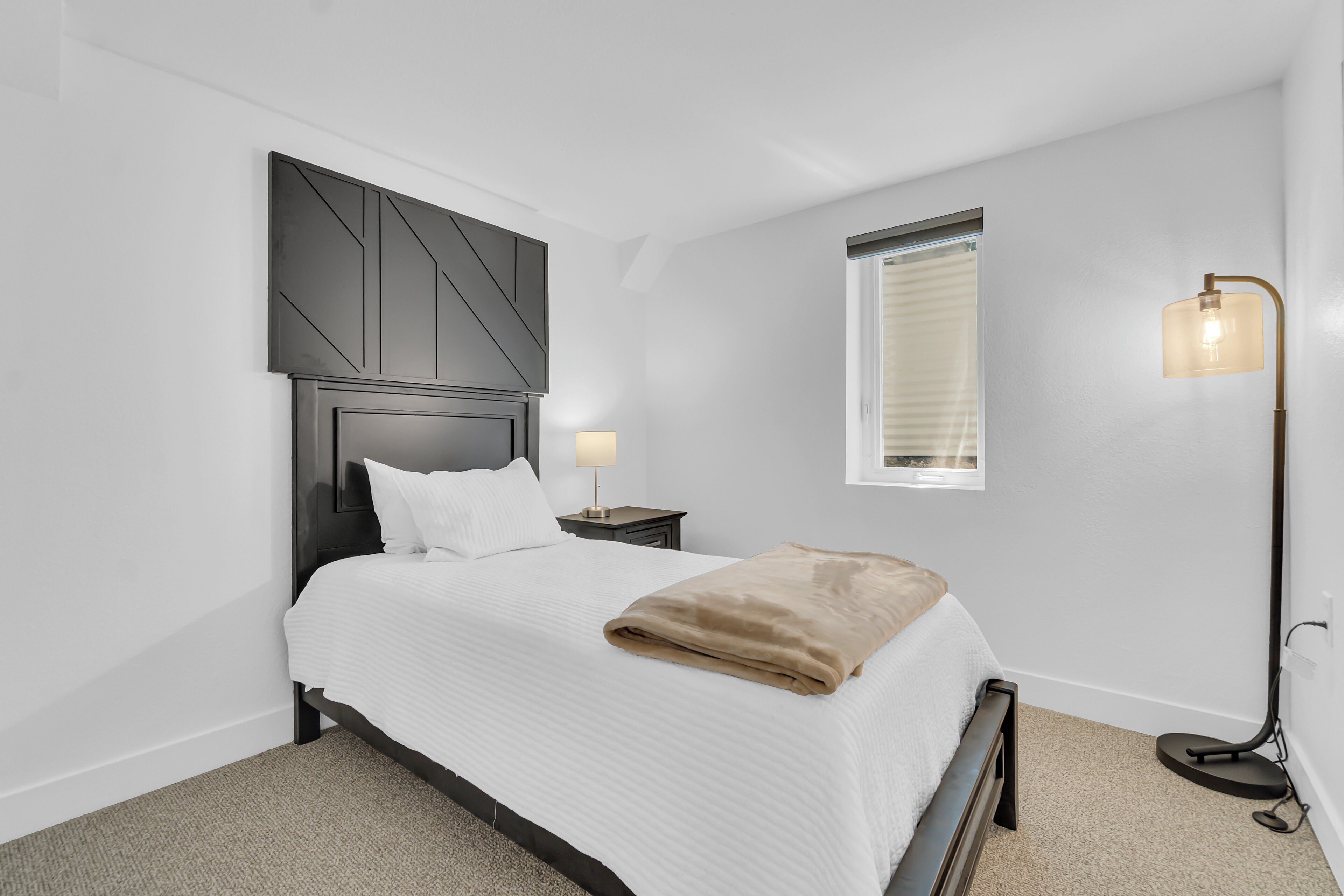 5 bedrooms, free WiFi, bed sheets