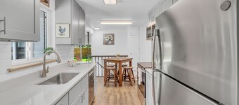 Newly remodeled 5-bedroom house 1.8 mi to Old Town Arvada Hot Tub, AC