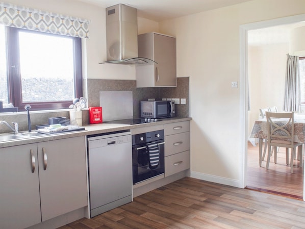 Fridge, microwave, oven, cookware/dishes/utensils