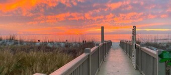 Coastal Chic Condo - Hilton Head Island 2 Bed/2 Bath, 8 Guests, Pool/Beach/Pets