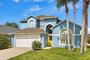 Exterior - Oasis Villa with Pool, Hot Tub & Theater by Disney (Kissimmee)