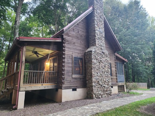 Cozy Cabin Creek Getaway