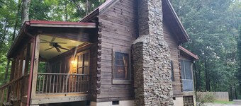 Cozy Cabin Creek Getaway