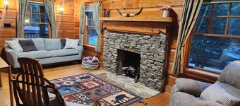 Cozy Cabin Creek Getaway