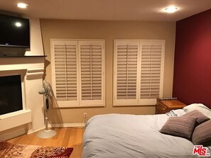 WiFi, bed sheets