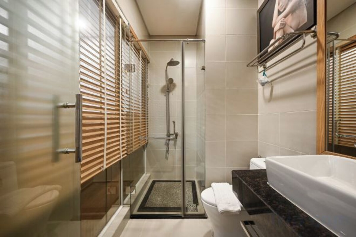 Bathroom | Shower, rainfall showerhead, free toiletries, hair dryer