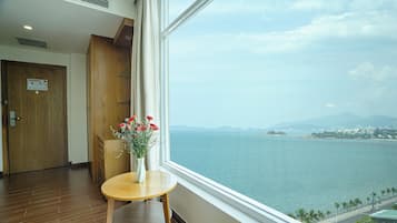 Deluxe Double Room, Sea View | Minibar, desk, blackout drapes, soundproofing