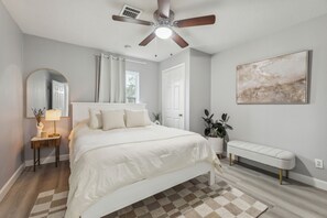 3 bedrooms, iron/ironing board, WiFi, bed sheets
