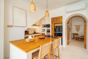 Luxury Villa, 2 Bedrooms, Patio, Pool View | In-room dining