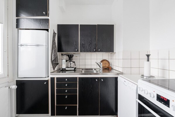 Frigorífic, microones, forn i placa de cuina