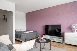 1 dormitori, escriptori, wifi gratuïta i roba de llit