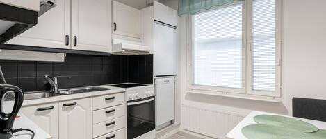 Frigorífic, microones, forn i placa de cuina