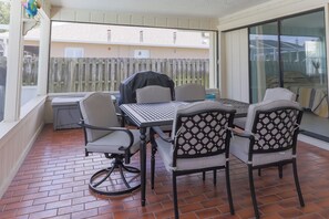 Outdoor dining