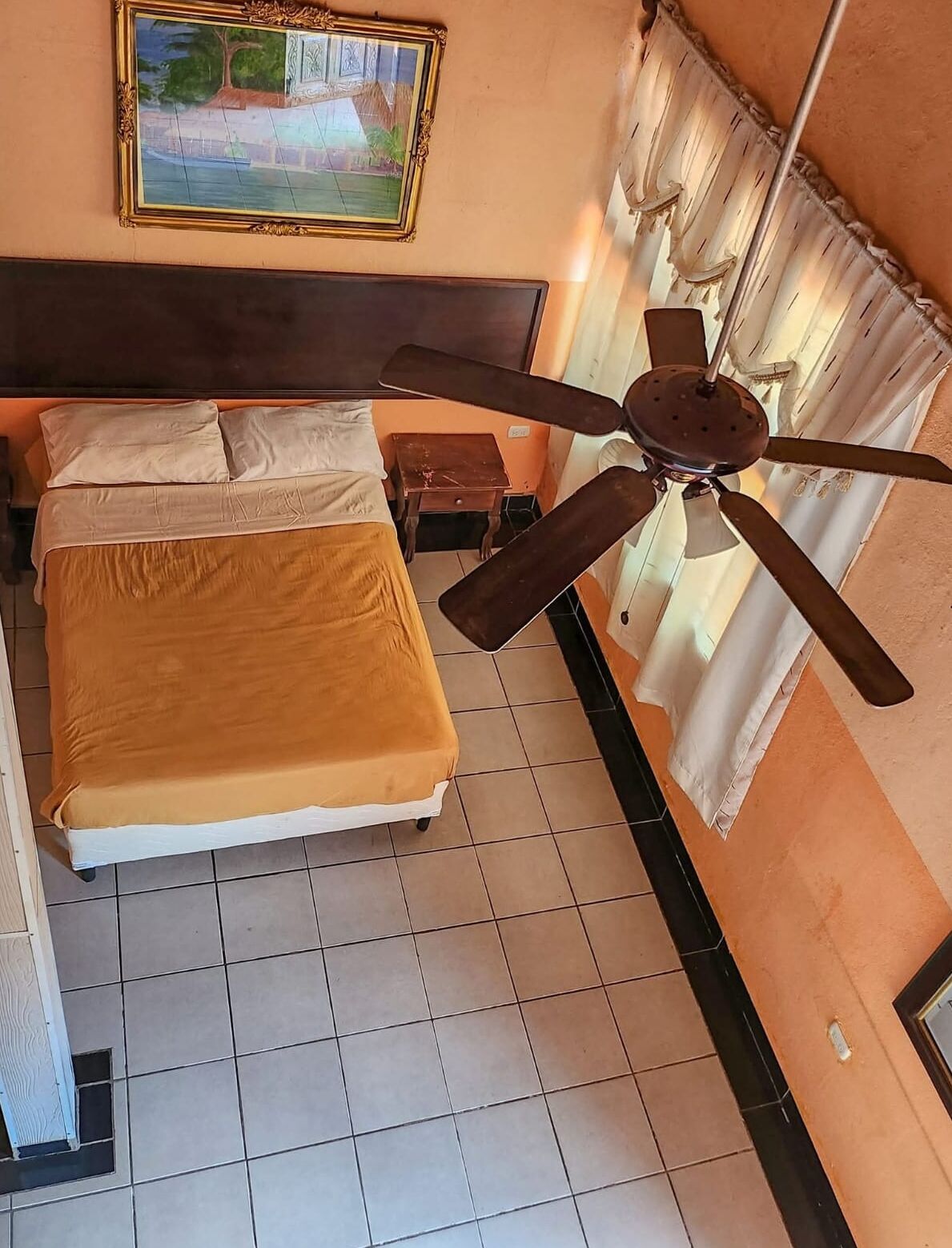 Laptop workspace, free WiFi