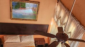 مساحة عمل للكمبيوتر المحمول وواي فاي مجانًا
