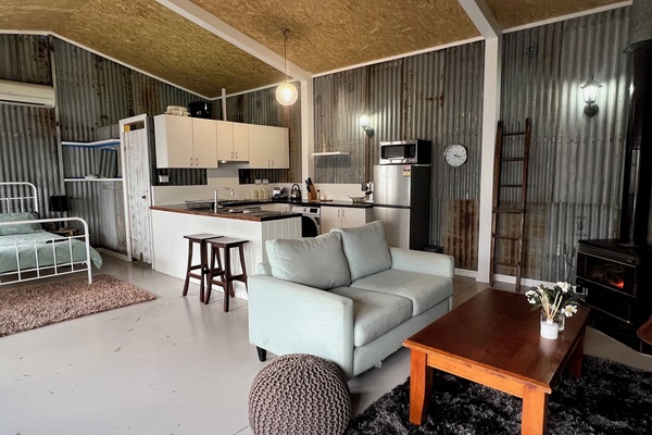 Una Smart TV, una chimenea