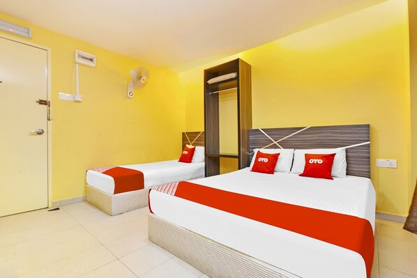Basic Triple Room | Free WiFi, bed sheets - De Mawardah Inn Hotel (Malacca City)