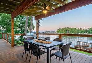 Outdoor dining - Lakefront Getaway w/Private Dock, Games and More (Hot Springs)