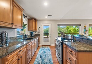 Fridge, microwave, oven, stovetop - Lakefront Getaway w/Private Dock, Games and More (Hot Springs)