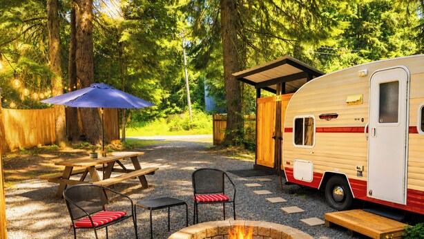 Outdoor dining - LITTLE BETTY WiFi, A/C,FirePit, BBQ (Ashford)