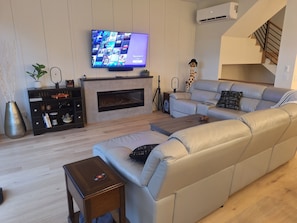 Télévision, cheminée