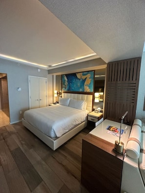 1 chambre, bureau, fer et planche à repasser, Wi-Fi