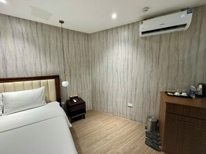 1 bedroom, iron/ironing board, WiFi