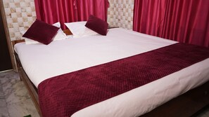 Deluxe Room, City View | Free WiFi, bed sheets
