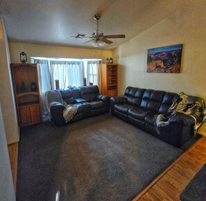 TV - Comfortable home in the country just outside of Show Low. Space to park trailer. (Show Low)