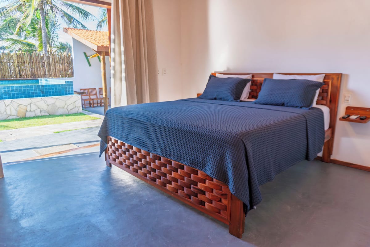 Family Room, Pool View | Wi-fi percuma 