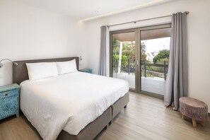 5 Schlafzimmer, Zimmersafe, Bügeleisen/Bügelbrett, Reisekinderbett