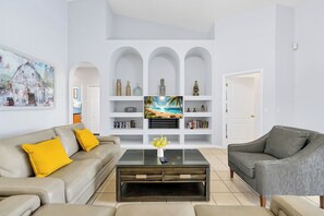 Smart TV - Luxury DisneyVilla Amazing ForestView, Pool & Spa, BBQ, Golf Course (Davenport)