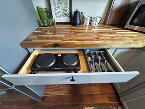 Fridge, microwave, oven, stovetop - Burrow on 24th - Hot Tub 1BR/1BA (Boise)