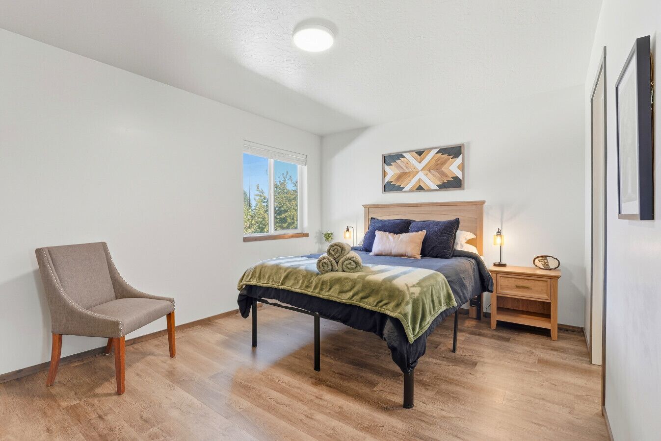 2 bedrooms, iron/ironing board, free WiFi, bed sheets