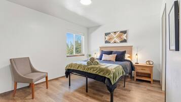 2 bedrooms, iron/ironing board, free WiFi, bed sheets