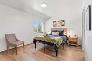 2 chambres, fer et planche à repasser, Wi-Fi gratuit, draps fournis