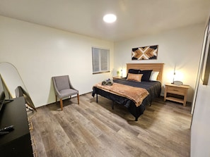 2 bedrooms, iron/ironing board, free WiFi, bed sheets