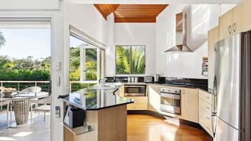 Micro-ondes, four, plaque de cuisson, lave-vaisselle