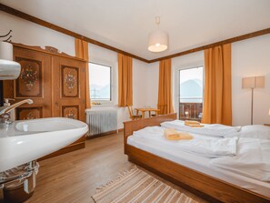 5 chambres, accès à Internet